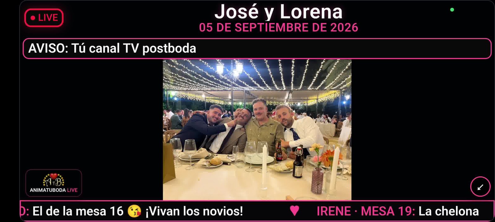 Pantalla de ANIMATUBODA LIVE durante una boda